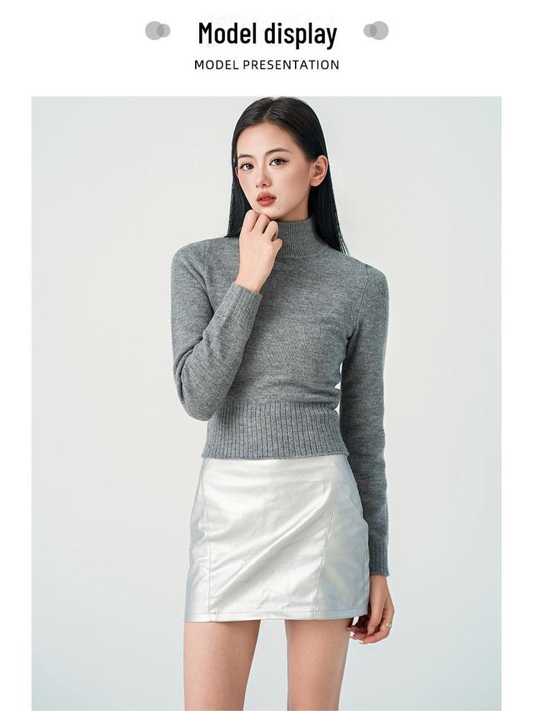 Women's Short Slim-Fit Gray Wool Turtleneck Sweater - Elegant Autumn/Winter Knitwear