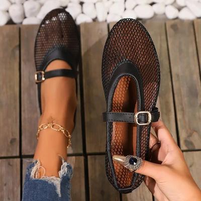 Летние сетчатые полые сандалии, женские туфли на плоской подошве, новинка 2024 года, пляжная обувь с пряжкой, удобная женская обувь на плоской подошве в стиле ретро