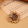 A Niche High-end Sunflower Bee Studded Diamond Brooch Adds a Romantic Atmosphere To The Design Lighting Up Sunny Outfits