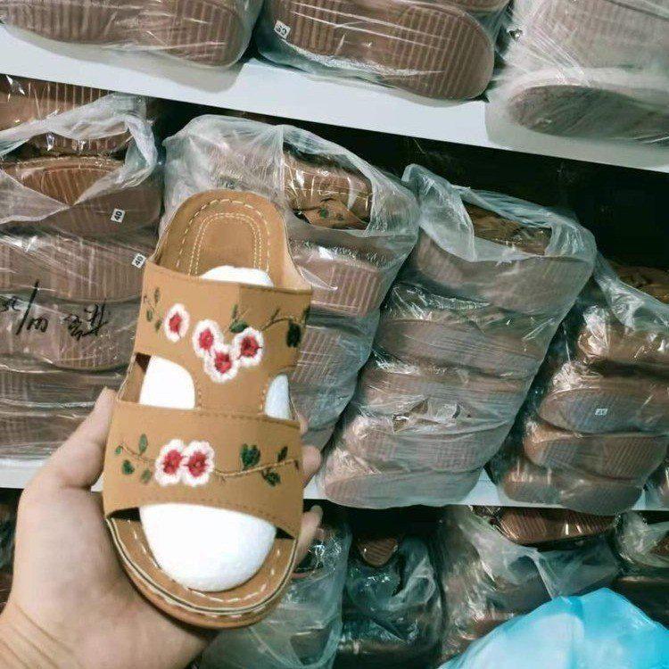 Женские тапочки с открытым носком и цветочным принтом 2022 года на танкетке — большой размер, удобные в европейском и американском стиле