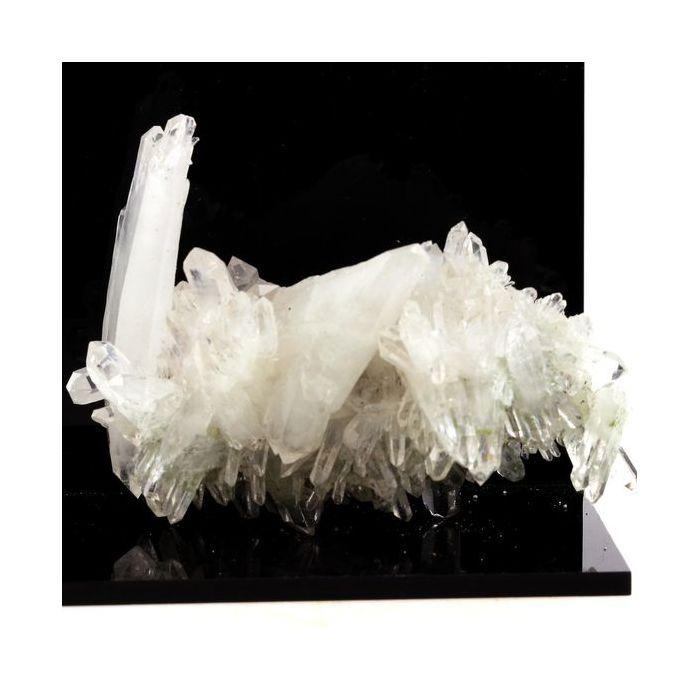 Pierres et Minéraux. Quartz + Cookeite. 557.0 ct. Peychagnard, Isere, France.