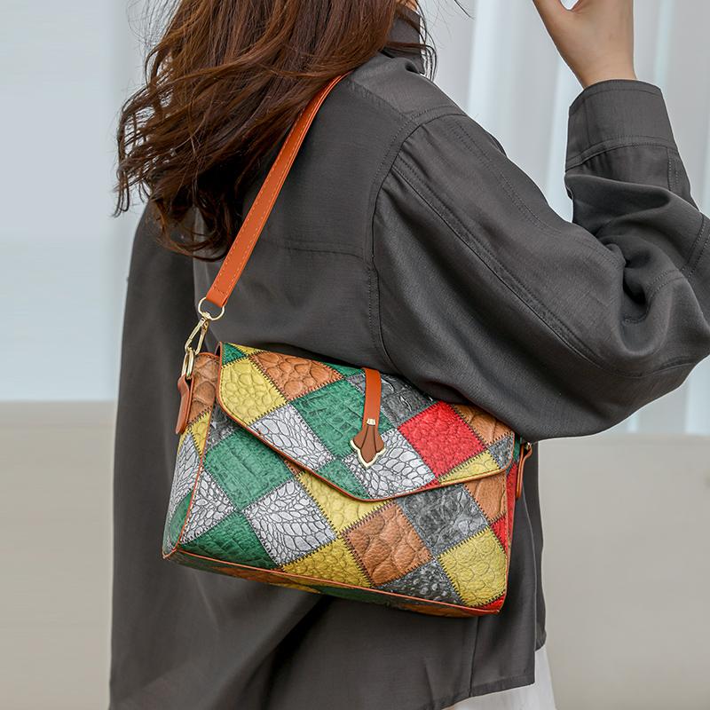 Маленькая сумка через плечо для женщин среднего и пожилого возраста, зимняя новая модная женская сумка через плечо из мягкой кожи с диагональным плетением 2024 года