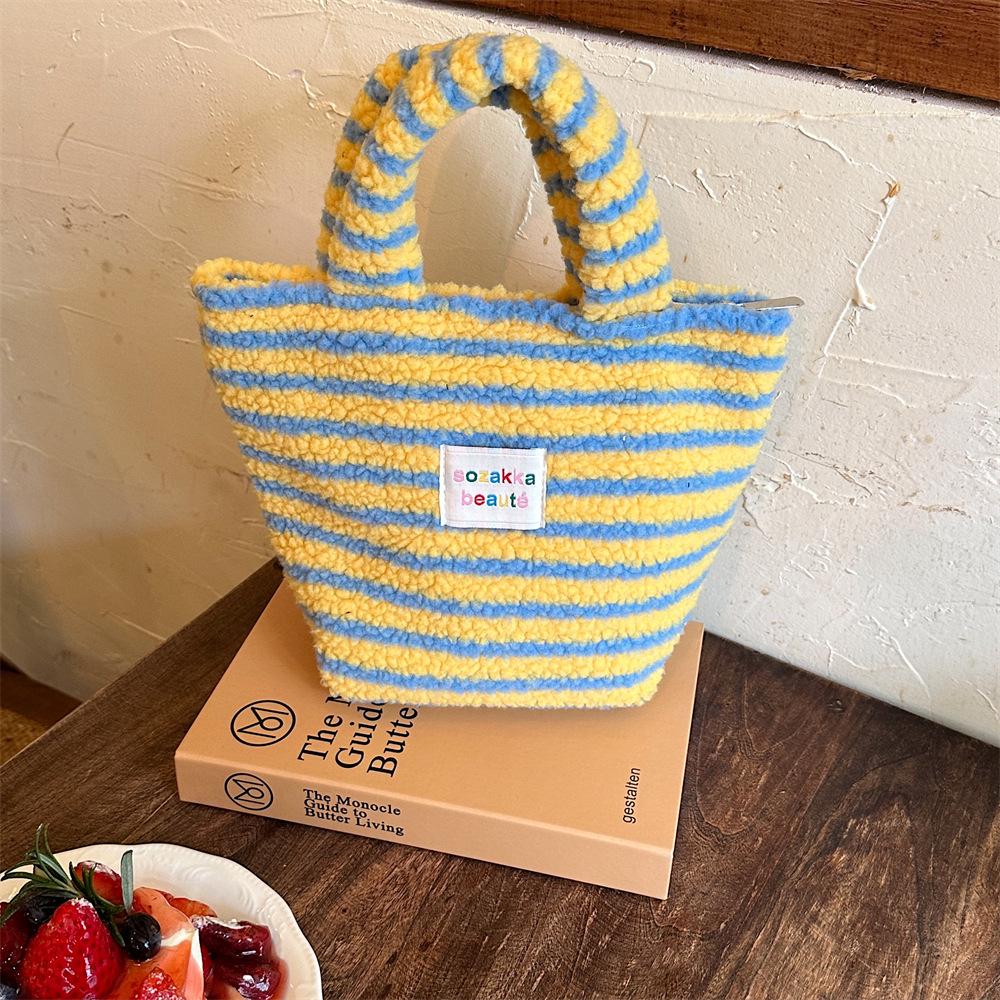 Зимняя мода 2023 Женская плюшевая сумка-тоут в горошек - Милая и стильная для работы или поездок