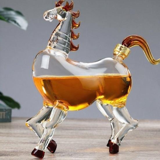 Стеклянный декантер «Зодиак Лошади» Успех с первой попытки Символический дизайн Выдувной художественный диспенсер для ликера Домашний декор Креативный подарок для коллекционеров