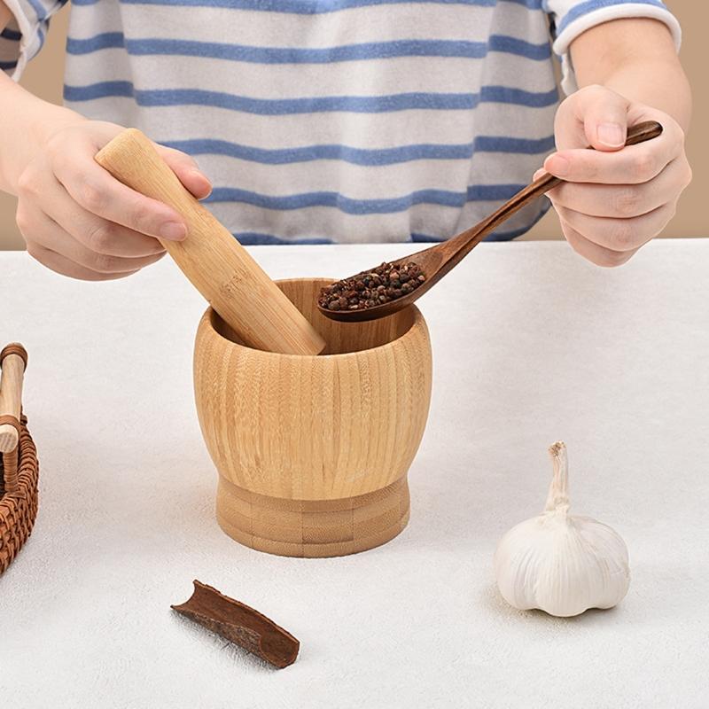 Garlic Pounding Bowl Set With Wooden Finish and Hand Pestle for Seasoning Use During Family Meal Making at Table