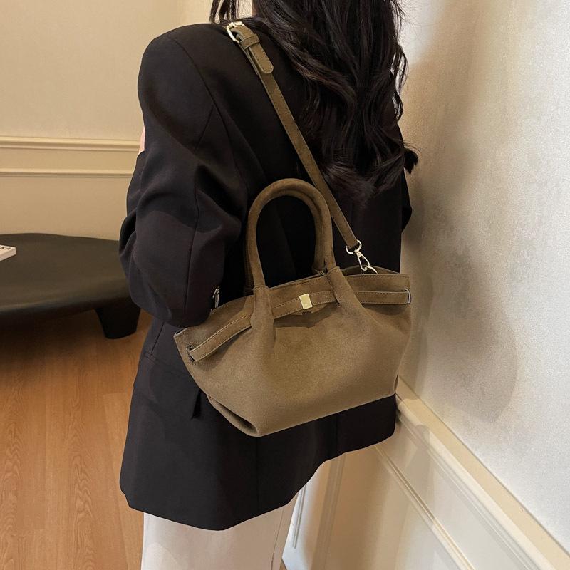 Handheld Small Bag Women's New Casual Commuter Messenger Bag