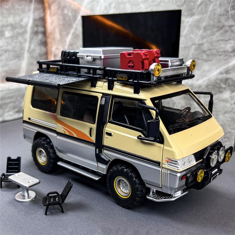 ydcp10 1:24 Mitsubishi Delica MPV Alloy Car Model Diecast Metal Classic Commercial Vehicles Car Model Sound and Light Children Toy Gift