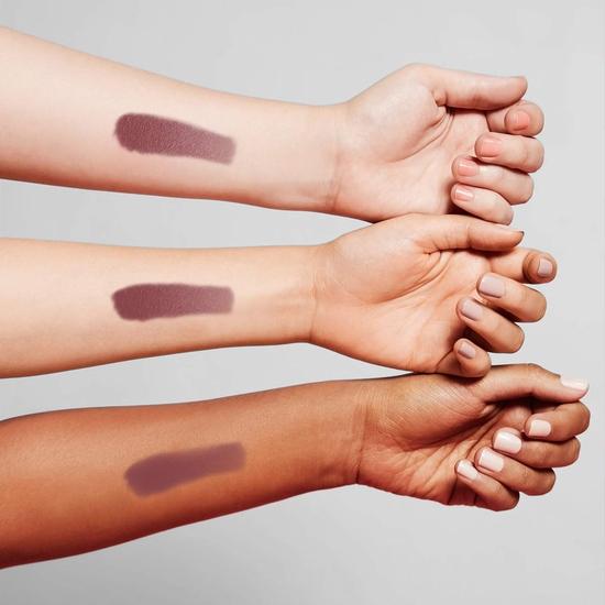 Карандаш для губ Nykaa MATTE-ilicious - Оттенок Perfect Plum № 02 С косметической точилкой Prove Your Point