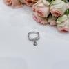 Серебряное кольцо с фианитами, вес изделия 4,49 гр (2169697)