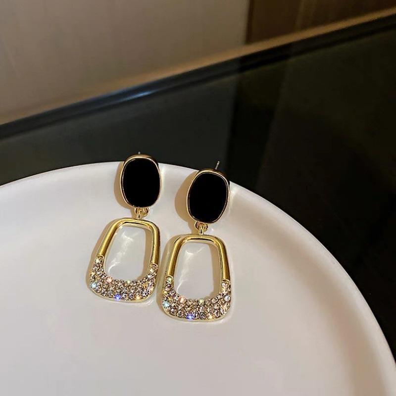 Серьги-гвоздики из серебра S925 с кристаллами в форме геометрического ромба – Высококачественный дизайн, вдохновленный интернет-знаменитостями