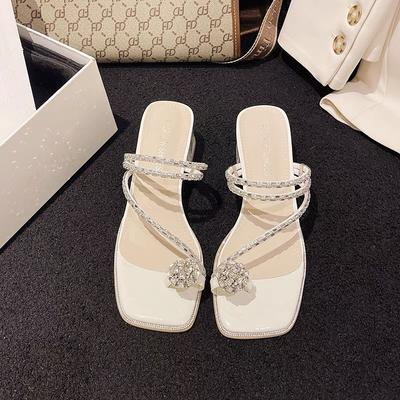 Модные французские толстые тапочки для женщин, летняя новинка 2024 года, тапочки с бриллиантами Dove Egg Water и сандалии с двойным носком