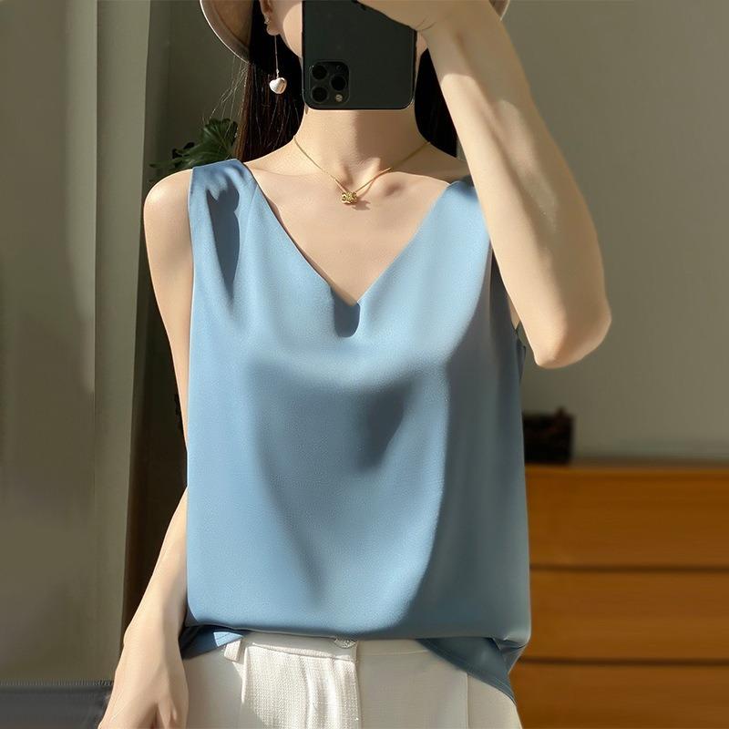 Women S Slim Fit V Neck Short Length Wide Strap Camisole Top