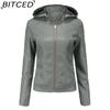 BITCED Женская кожаная куртка большого размера на флисовой подкладке с капюшоном осенне-зимнее короткое пальто теплая повседневная куртка
