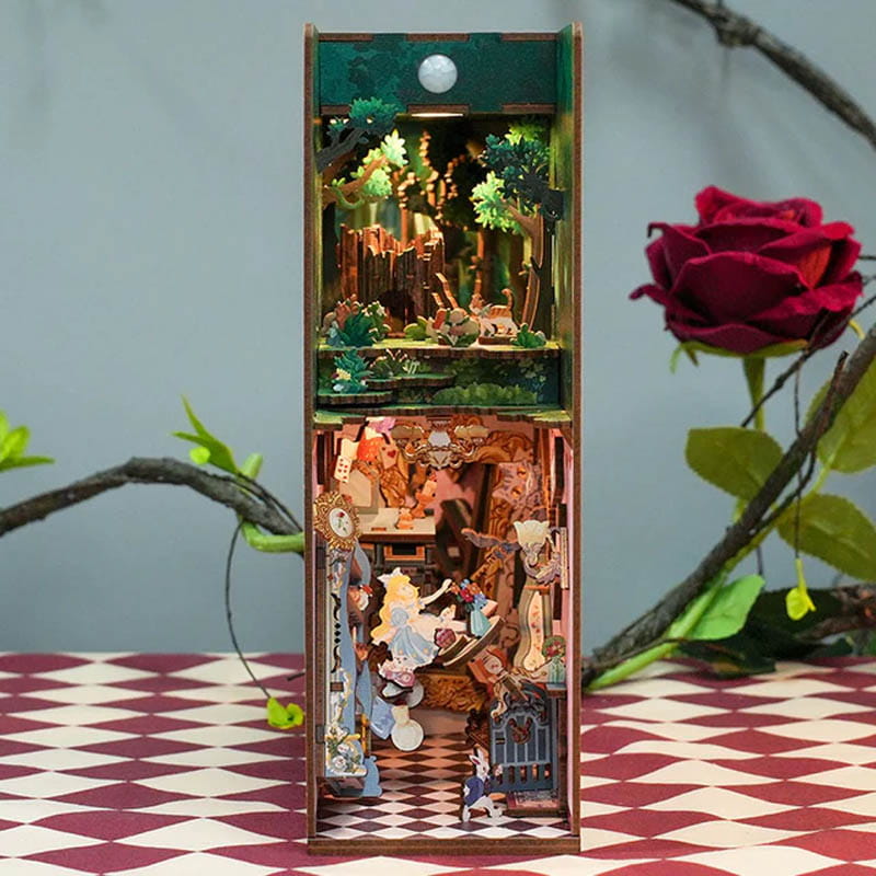 Miniature Book Nook House - Alice in Wonderland