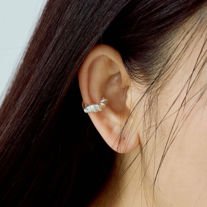 synesthetic pcs Entwine earcuff