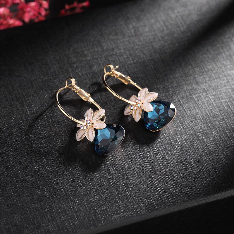 Сияющие серьги-гвоздики с кристаллами и цветами для женщин, милые эффектные серьги-гвоздики с каплями воды, корейские поп-серьги-гвоздики для свадебной вечеринки, ювелирные изделия