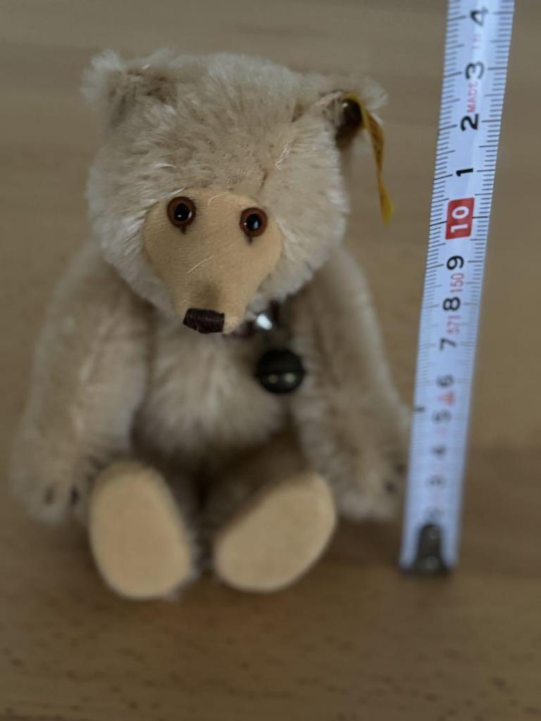 [USED] German Steiff teddy bear wearing a bell collar, rare stuffed toy