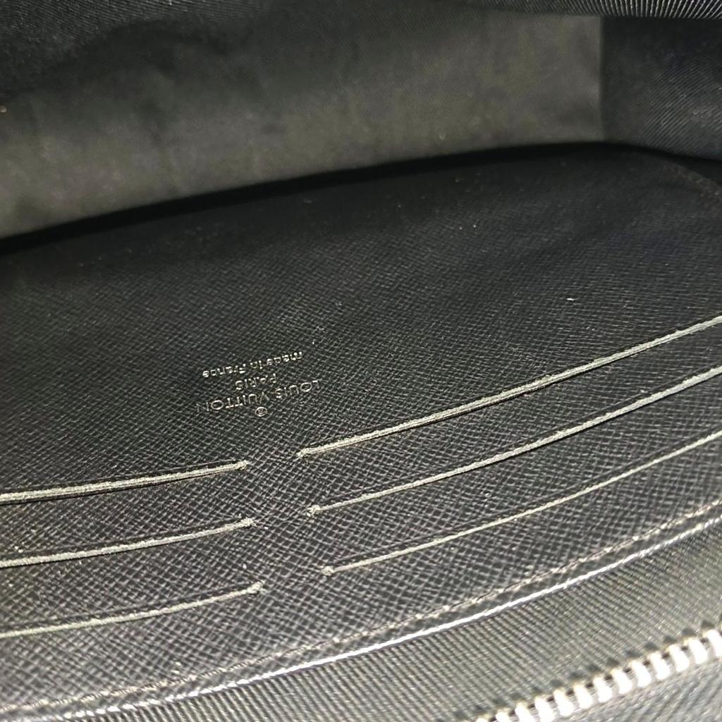 [Pre-Owned] Louis Vuitton Pochette Voyage MM 'Black Damier Graphite Canvas' - Very Good #UHV6FL