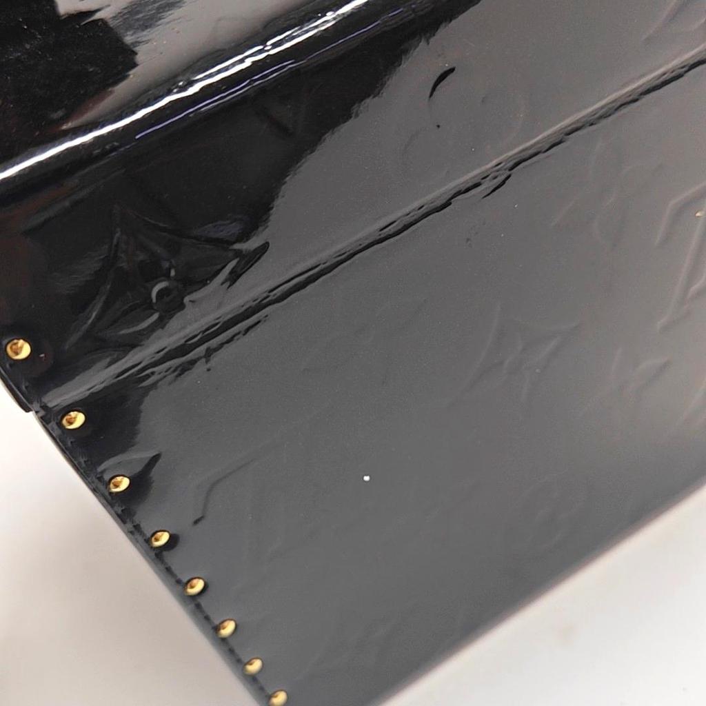 [Pre-Owned] Box Black Patent Leather Crossbody Bag - Good #1957W3O