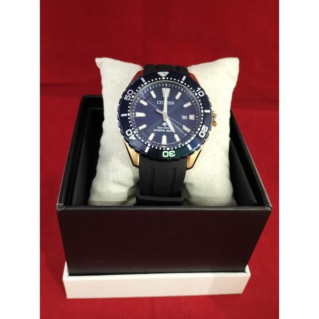 Б/у Солнечные часы CITIZEN E168-003FR08