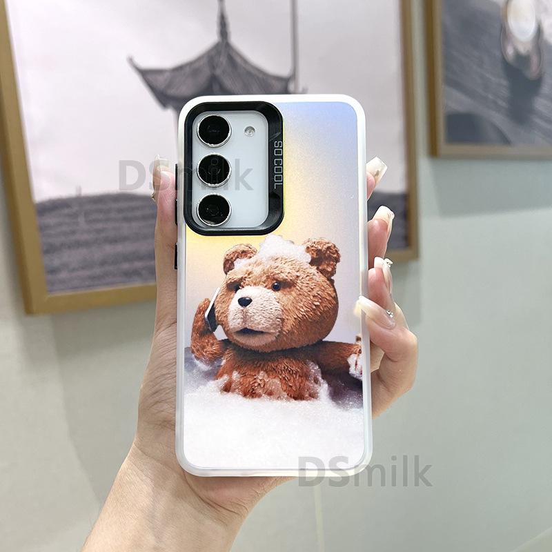 Чехол для мобильного телефона Samsung S24Plus с красочным лазерным дизайном — совместим с S23/S22/S21 — с рисунком белого цвета Aurora и милым мишкой TD.