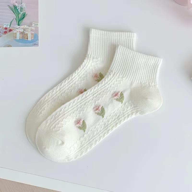 Lolita Socks for Women's Spring and Summer, Low-top Tulip White Short Socks, Sweet Student Cotton Socks