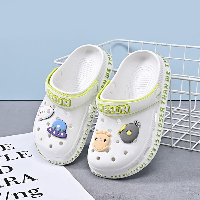 Durable And Breathable Children's Cartoon Hole Shoes For Summer Outdoor Fun