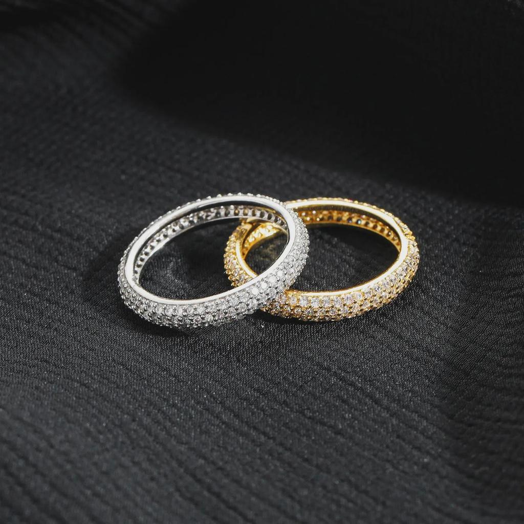 Кольцо-унисекс в стиле хип-хоп с микроинкрустацией из трех цирконов