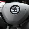 43/44 мм Наклейка на центр руля автомобиля, значок, стикер для SKODA Fabia Karoq Kodiaq Yeti Rapid Octavia A5 Superb usbn43