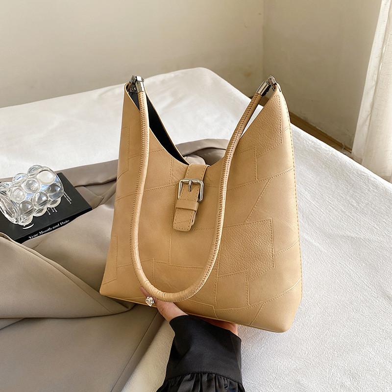 Stylish Fashionable Lightweight Luxury Shoulder Bag For Casual Commuting And Trendy Outings In Black White Khaki Almond And Brown