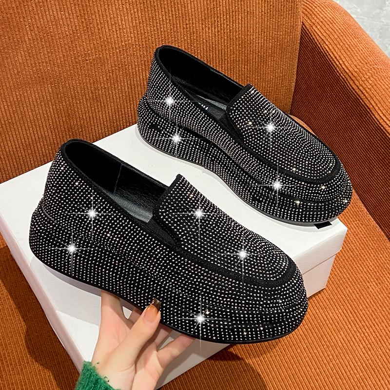 Женская повседневная обувь 2024 года, новые трендовые дышащие кроссовки с толстой подошвой, женская спортивная обувь на плоской белой платформе со стразами, размер 35-40
