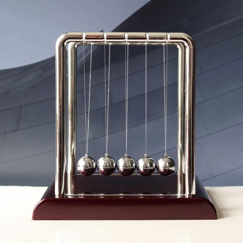 Classic Newton's Cradle Small Pendulum: Creative Physics Decompression Balance Toy
