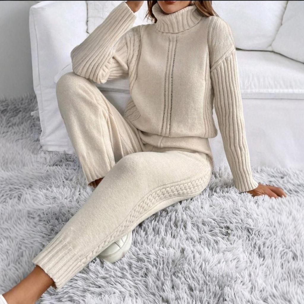 Cozy Autumn/Winter Two-Piece: Turtleneck Sweater & Loose Wide-Leg Pants for Women