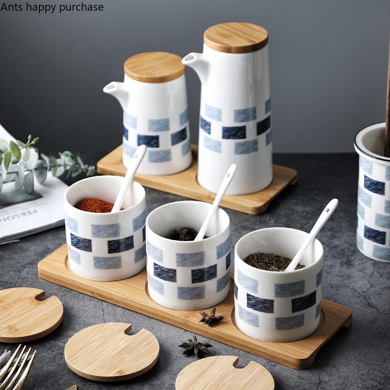Главная Керамика Набор баночек для специй Комбинация палочек для еды Подставка для слива Масленка Солонка Коробка для приправ Набор из трех предметов Контейнер для специй