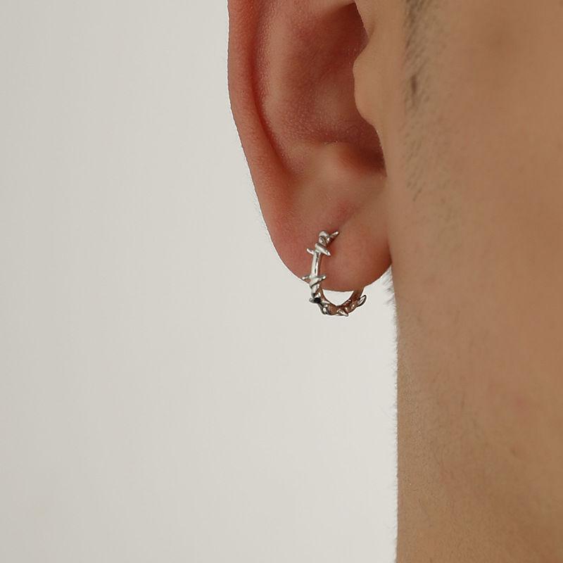 Унисекс серьги-каффы из серии Thorn 2025: Уникальный дизайн для мужчин и женщин