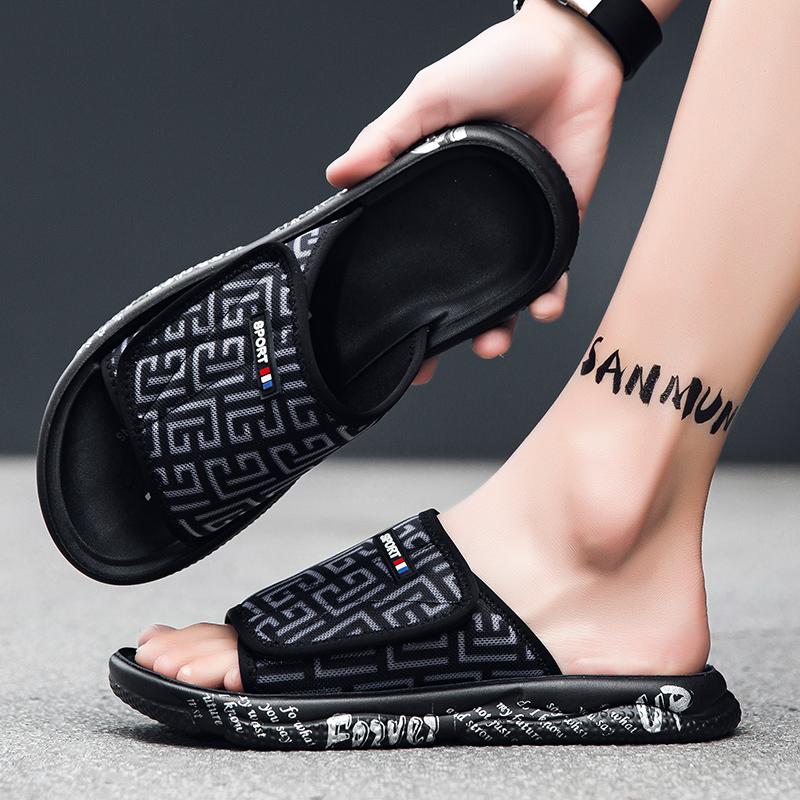 Мужские тапочки носят на улице летом 2024 года, новые высококачественные противоскользящие и износостойкие шлепанцы на мягкой подошве, спортивные пляжные сандалии