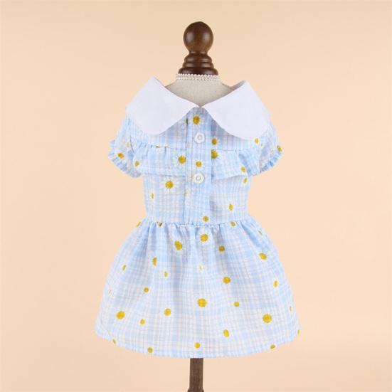 Платье для домашних животных с отложным воротником и короткими рукавами. Очаровательное платье-пуловер в клетку с цветочным принтом.