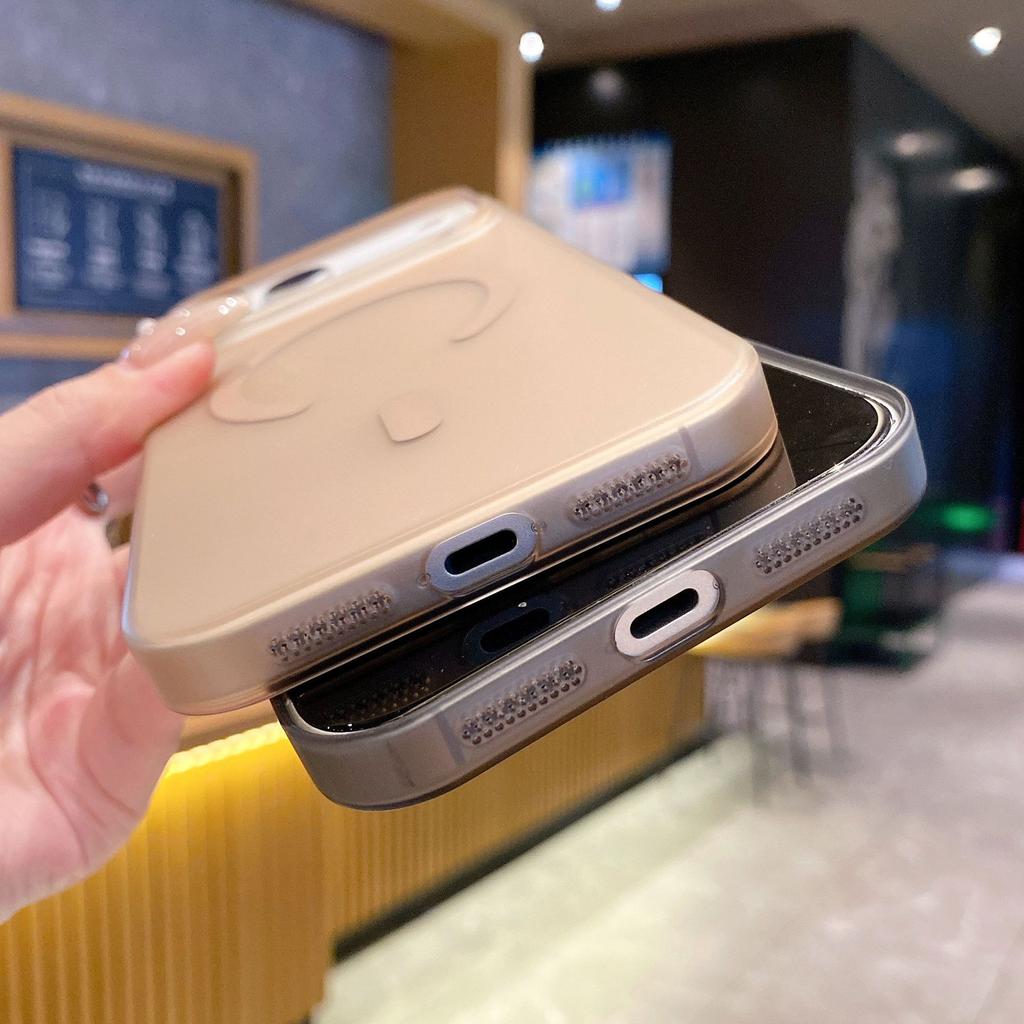 Подходит для IPhone17promax Чехол для телефона с магнитной присоской Ice Fog Матовый Apple 16 Премиальный Ультратонкий 15 Защитный чехол