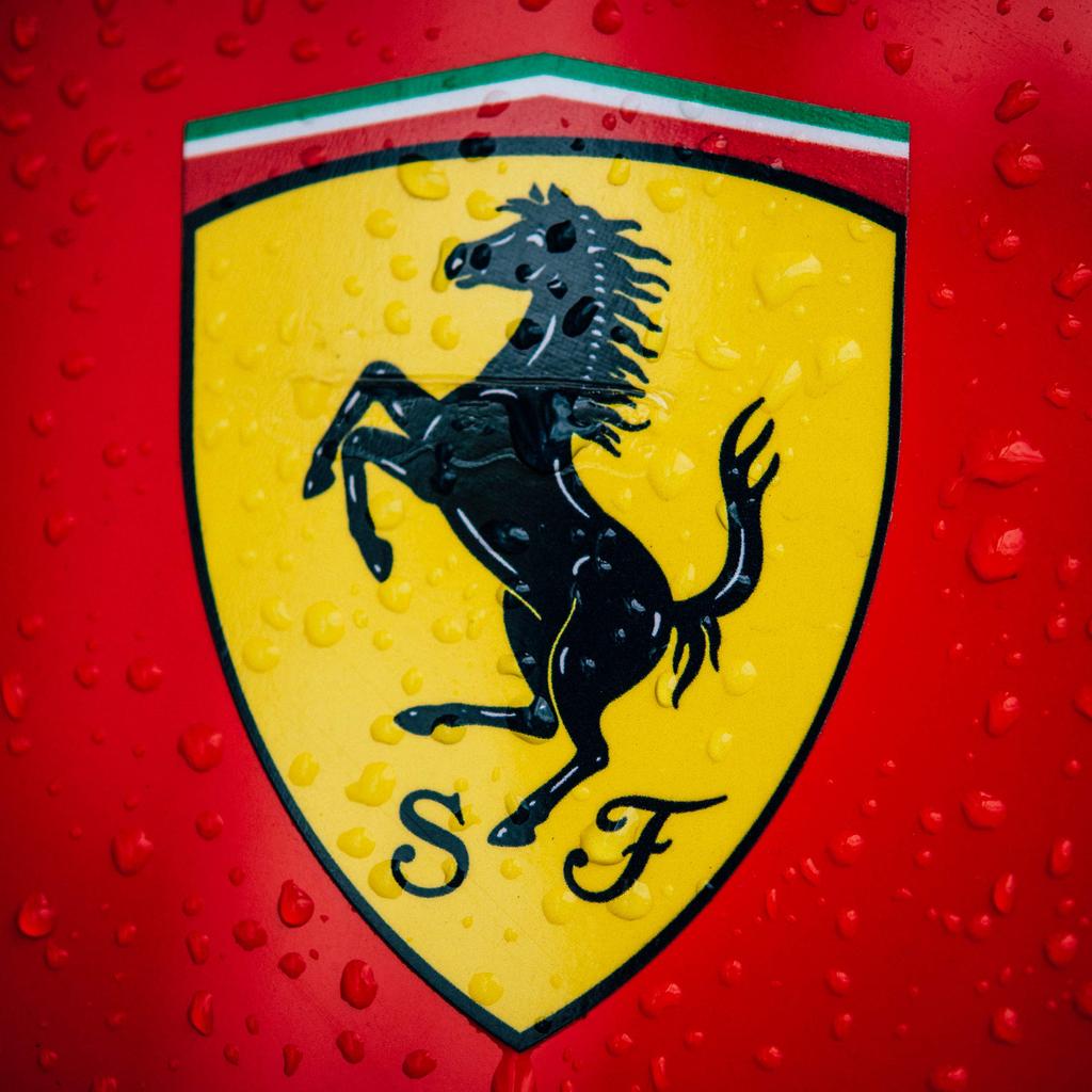 Перьевая ручка Cross F Fine Point Century 2 Four Scuderia Ferrari Polished Chrome, оригинальный импортный продукт FR0086-121FS, двойного назначения