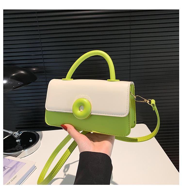 2024 летняя новая повседневная маленькая квадратная сумка нишевый дизайн портативная маленькая женская красивая сумка на плечо