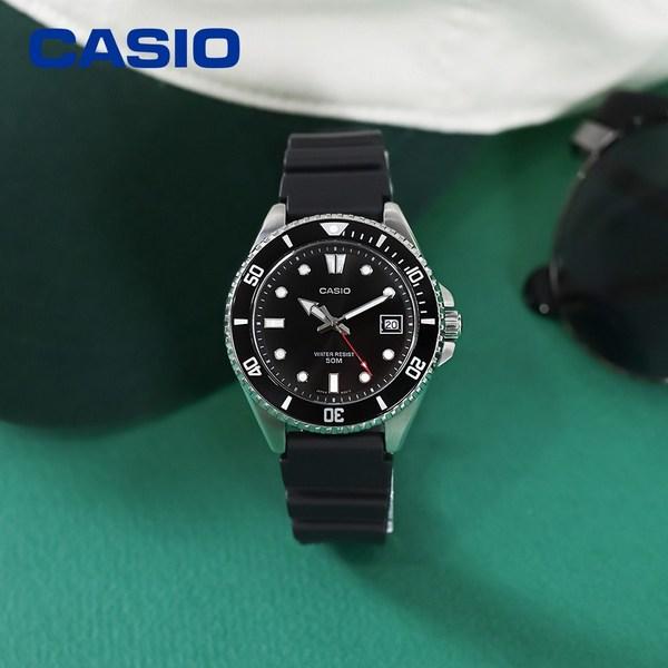 Универмаг AS доступен Casio Mini Black Marlin Urethane Watch 36 мм