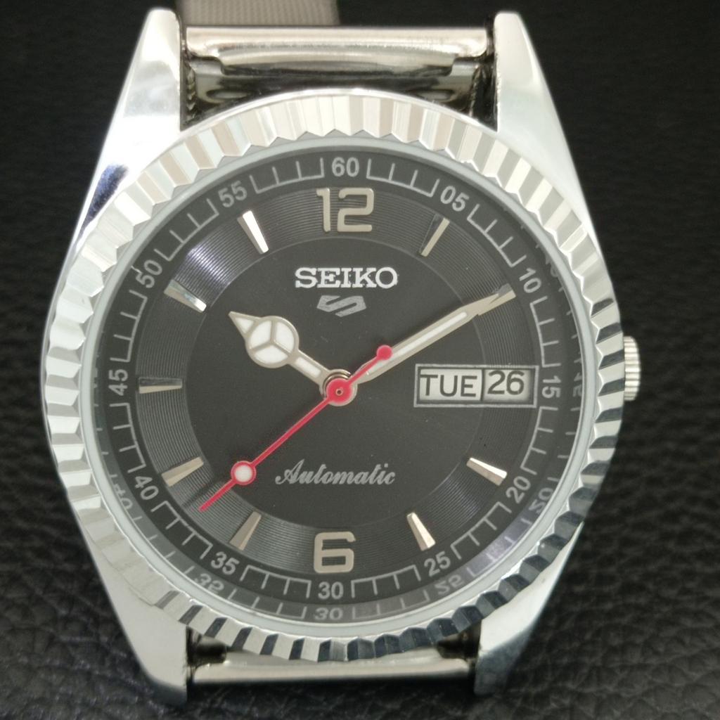 ВИНТАЖНЫЕ ОТРЕМОНТИРОВАННЫЕ МУЖСКИЕ АВТОМАТИЧЕСКИЕ ЧАСЫ SEIKO 5 ЯПОНИЯ ЧЕРНЫЙ ЦИФЕРБЛАТ a444505-1