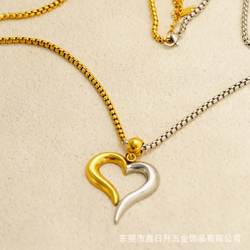 European and American style, exaggerated, lightweight luxury, hollowed-out design, large heart-shaped stainless steel necklace, gold-plated18K
