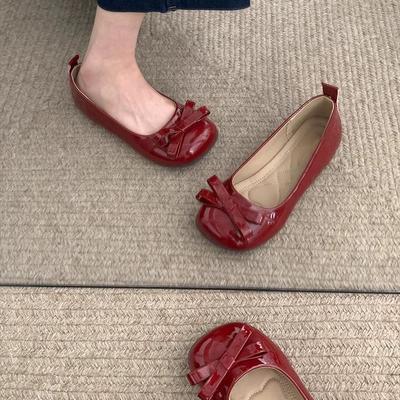 Одна педаль не устала, ноги неглубокие, туфли Doudou с круглым носком — это французский нежный ветер на плоской подошве, а вечерние туфли — новинка лета