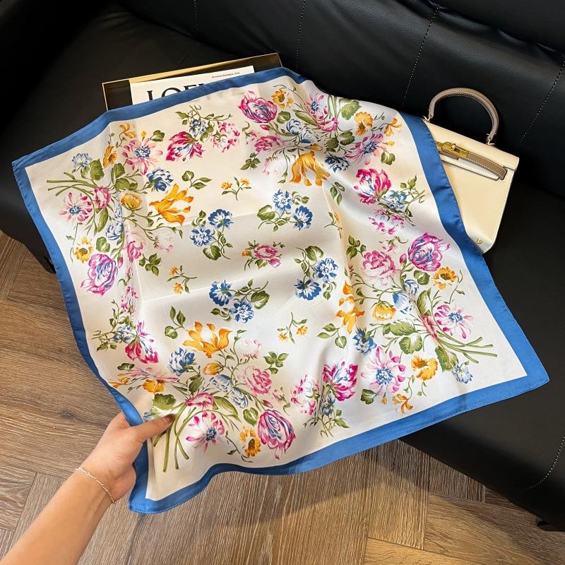 Spring and summer square scarf Korean version of women's scarf decorative binding wrist exquisite foreign style neck protection windproof headscarf
