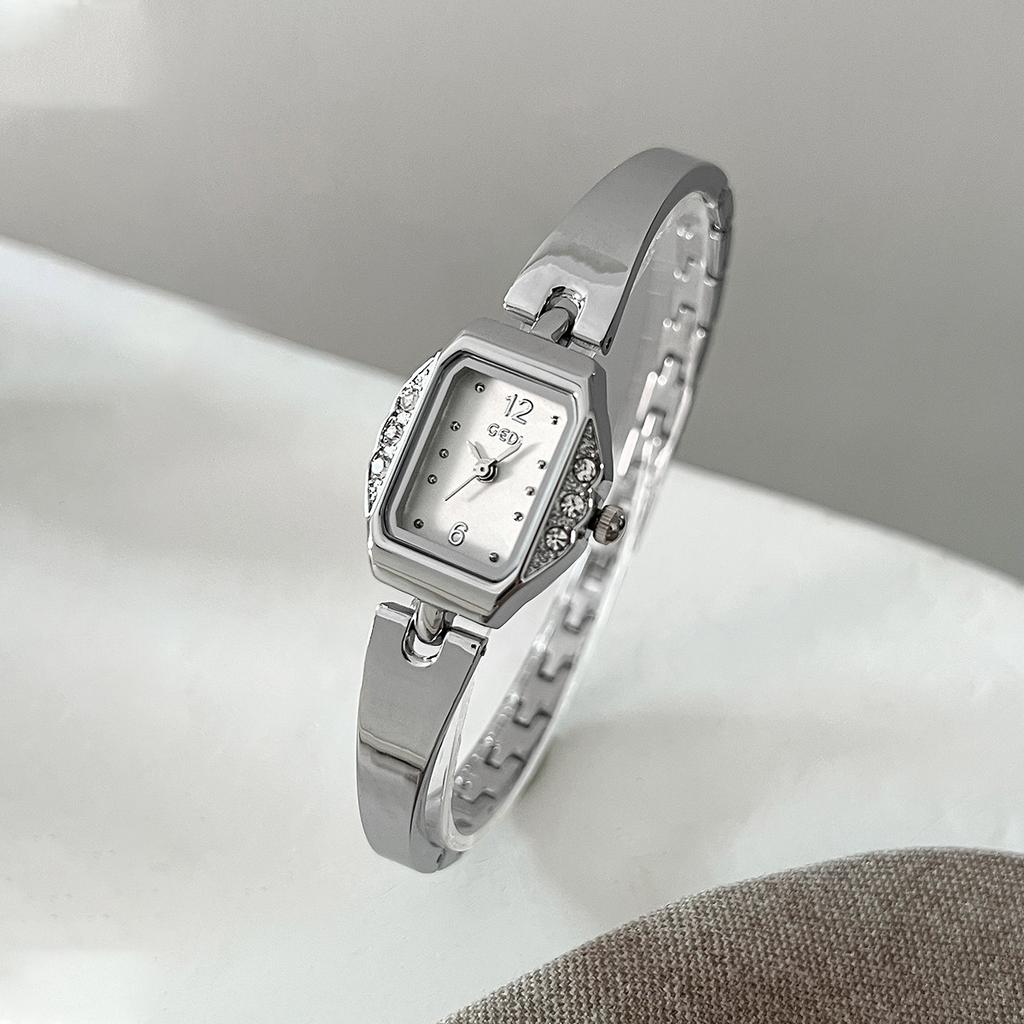 Diamond Watch Niche Premium Waterproof Women'S Retro Alloy Bracelet Quartz Watch