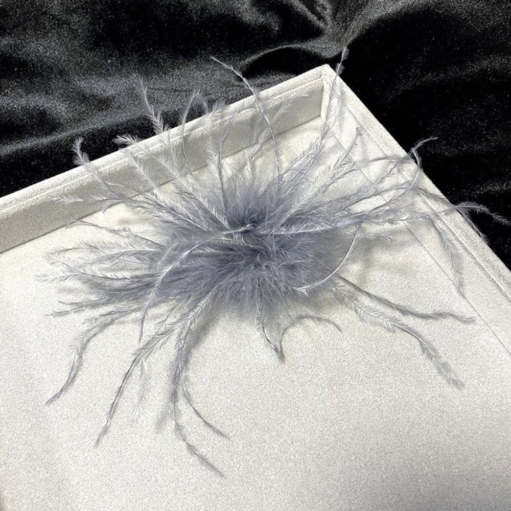 Lightweight Ostrich Feather Brooch Anti-slip Sweater Coat Pin 2024 Dress Suit Corsage  for Women