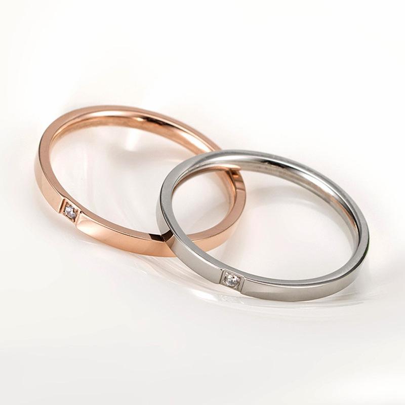 Кольцо из титановой стали цвета розового золота с одним бриллиантом - Японская и корейская мода для женщин