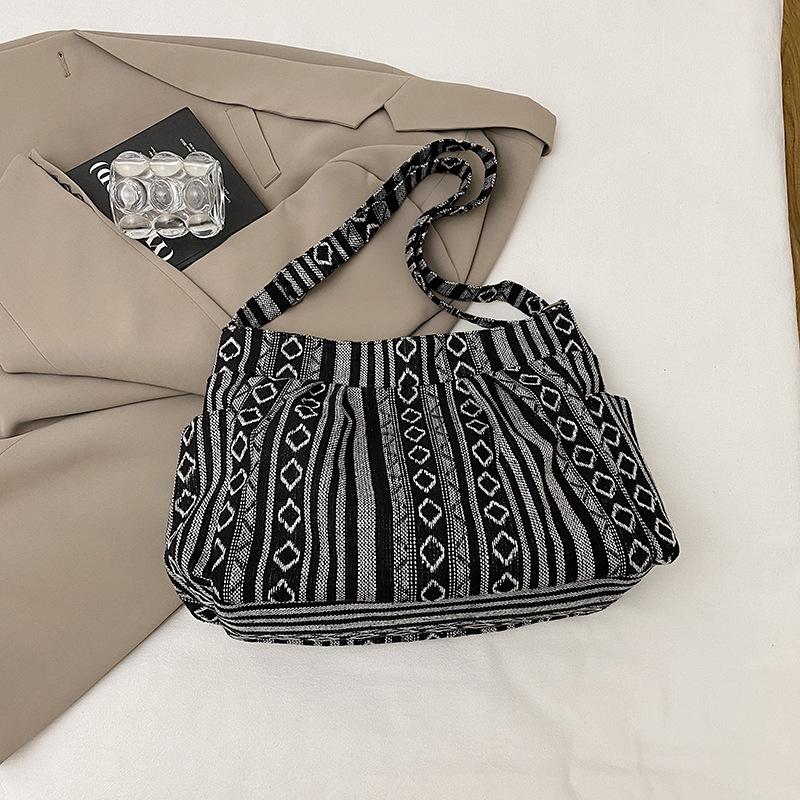 2025 новая сумка-тоут женская сумка студенческая нишевая большая вместимость плечевая сумка для отдыха сумка-мессенджер