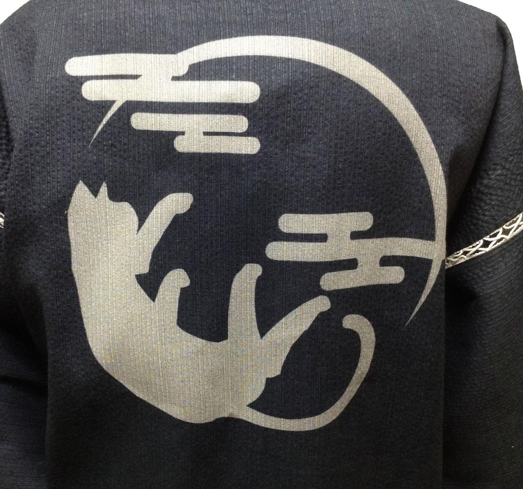 Мужской джинбей из ткани сидзима от Эдотэн (Джинбэй) для лета, 100% хлопок, с рисунком кота, нанесенным методом вытравливания, оригинальный дизайн, кот с полумесяцем, серый, размер LL